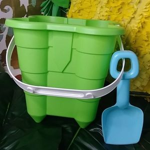 Jumbo Sand Pail Toy with Shovel